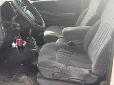 2001 Chevrolet S10 LS