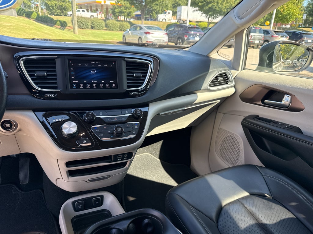 2020 Chrysler Voyager LXI