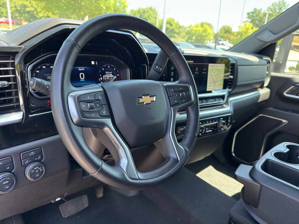 2025 Chevrolet Silverado LT