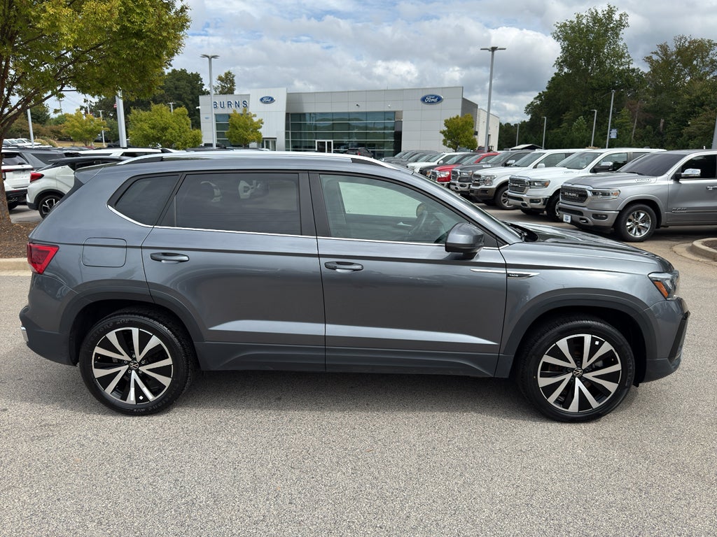 2024 Volkswagen Taos SE