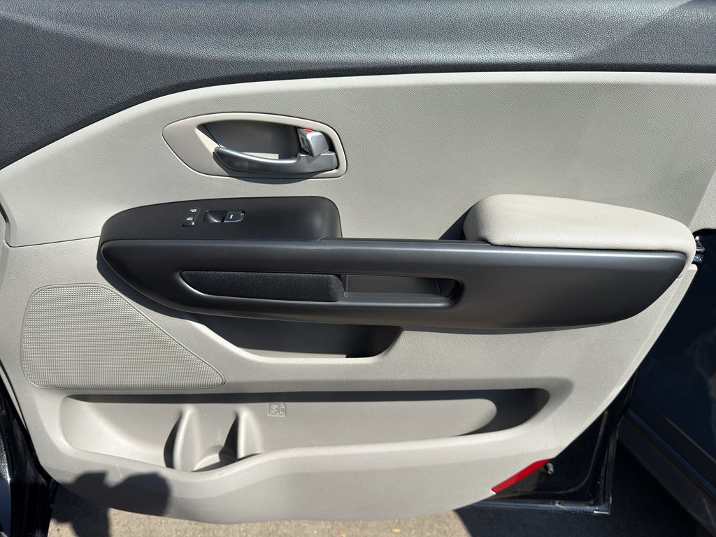 2021 Kia Sedona LX