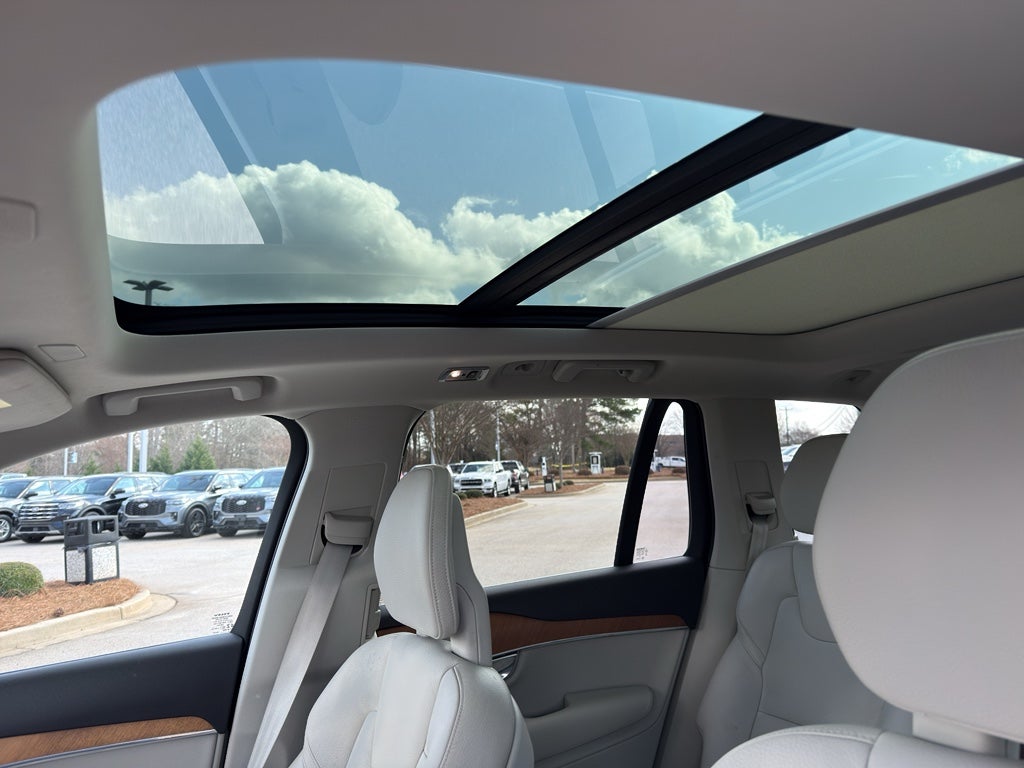 2021 Volvo XC90 Momentum