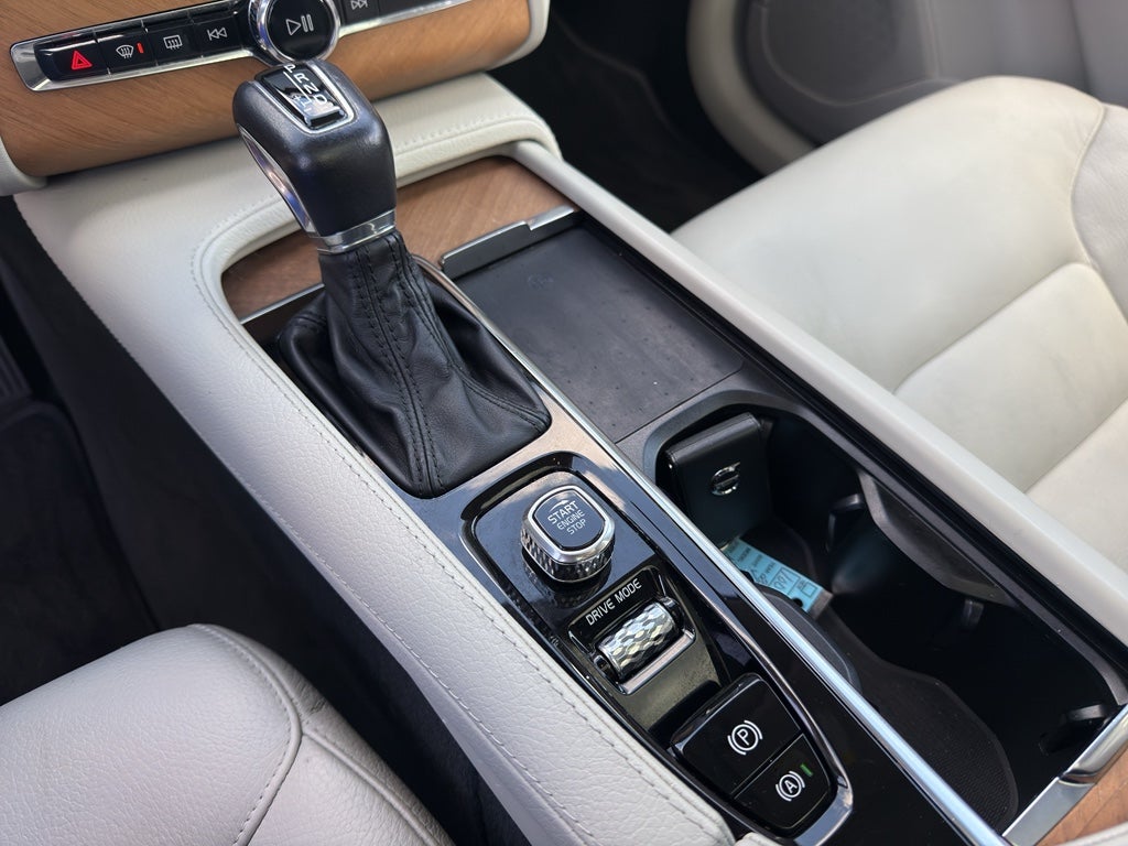 2021 Volvo XC90 Momentum