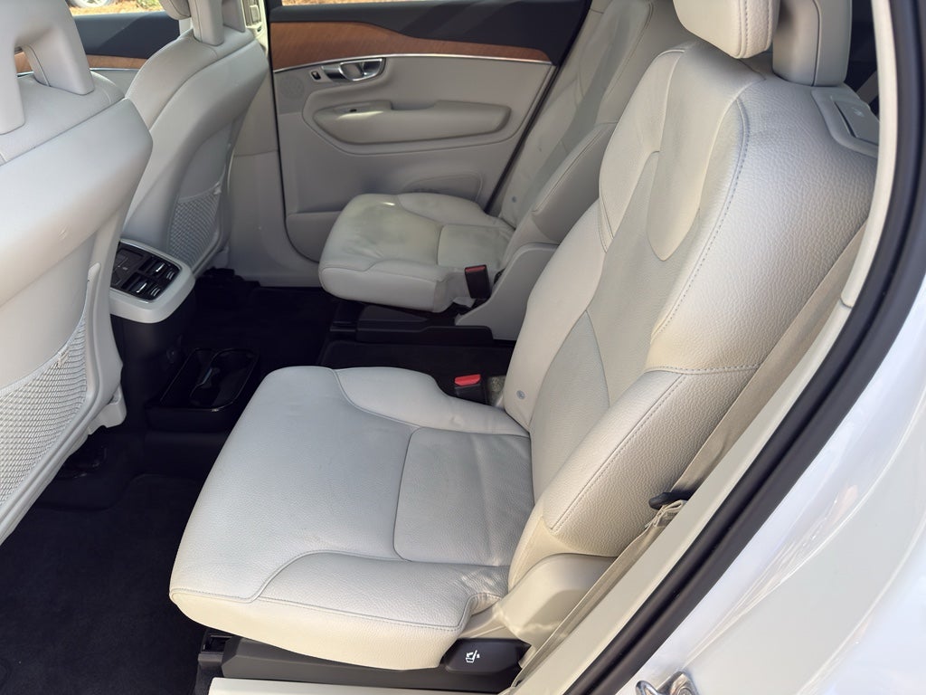 2021 Volvo XC90 Momentum