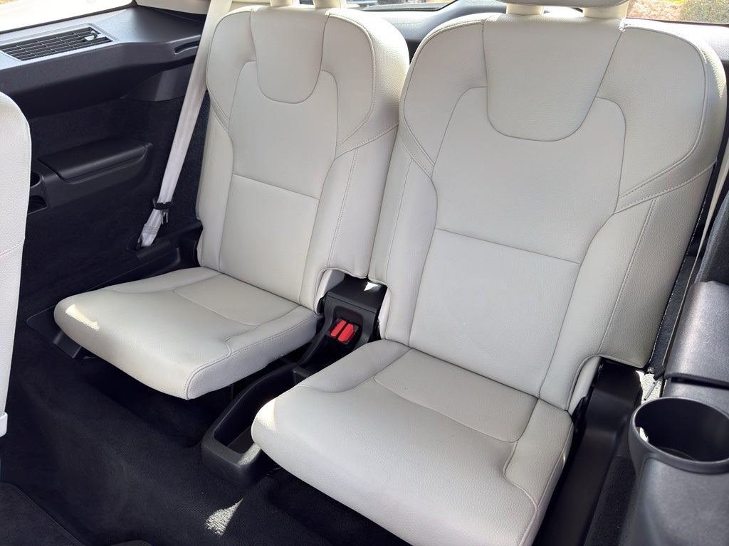 2021 Volvo XC90 Momentum