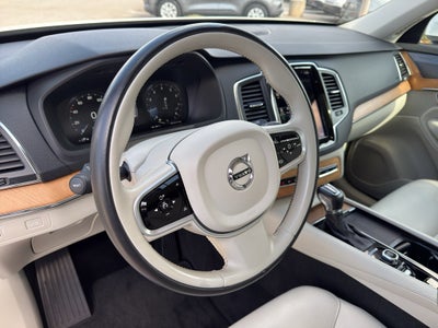 2021 Volvo XC90 Momentum