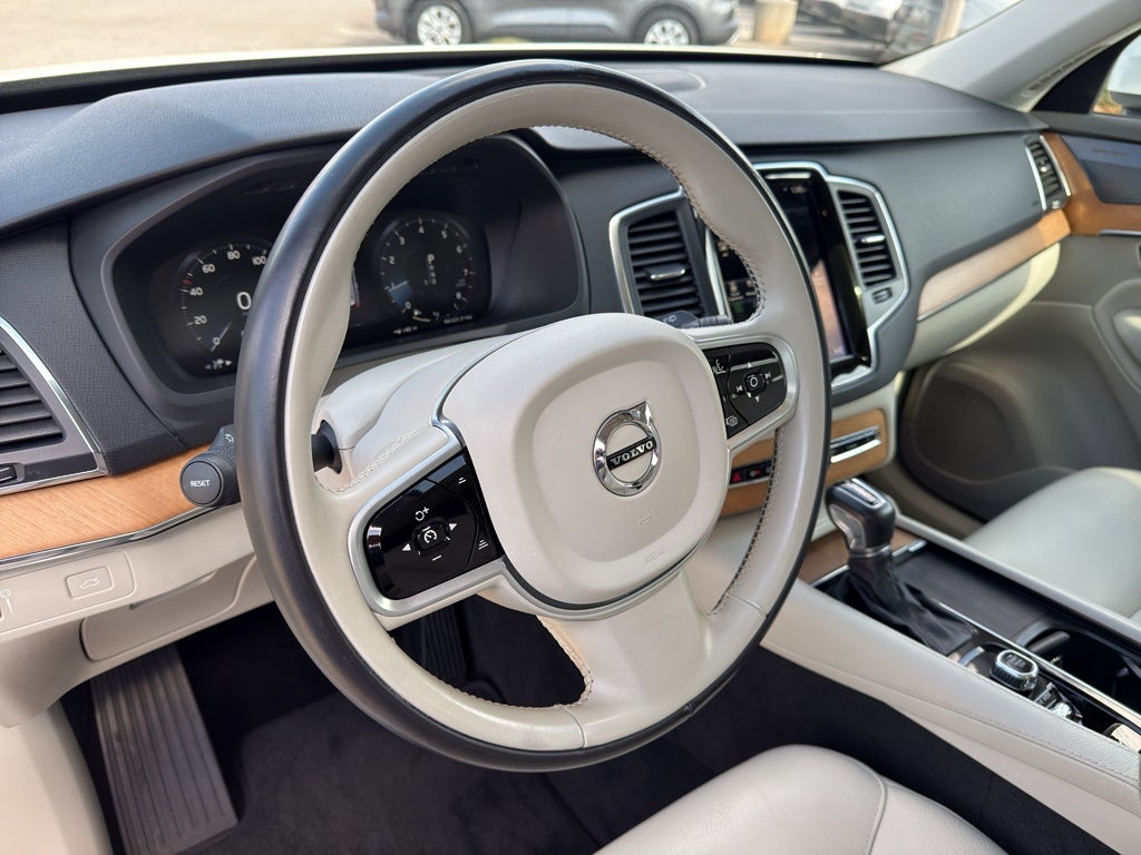 2021 Volvo XC90 Momentum
