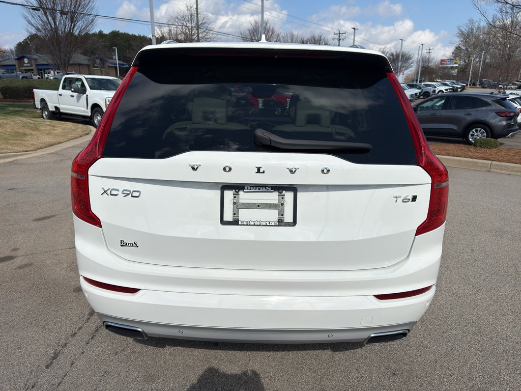 2021 Volvo XC90 Momentum