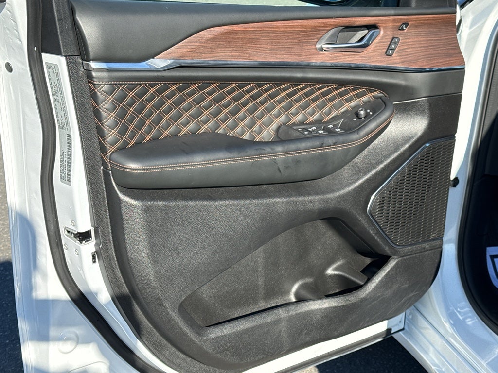 2025 Jeep Grand Cherokee Summit