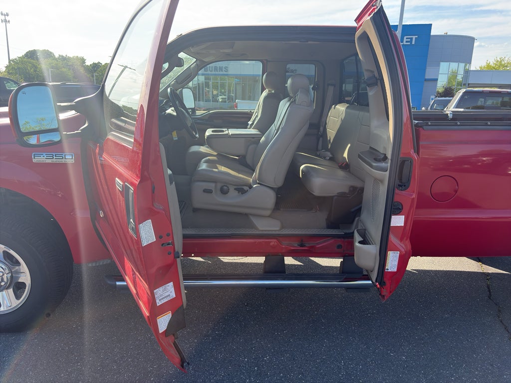 2005 Ford Super Duty F-350 SRW XL