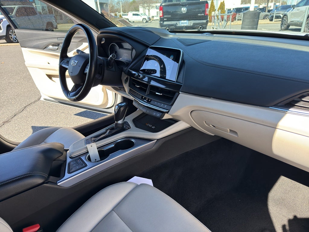 2023 Cadillac CT4 Premium Luxury