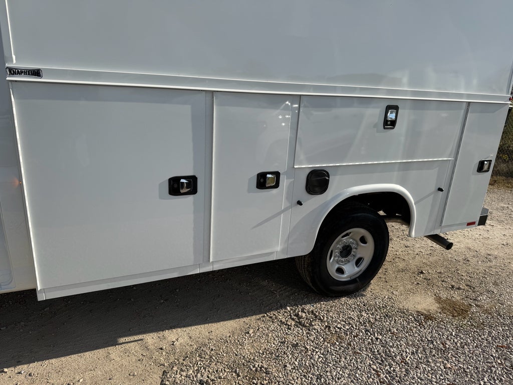 2025 Chevrolet Express Cutaway 3500 1WT