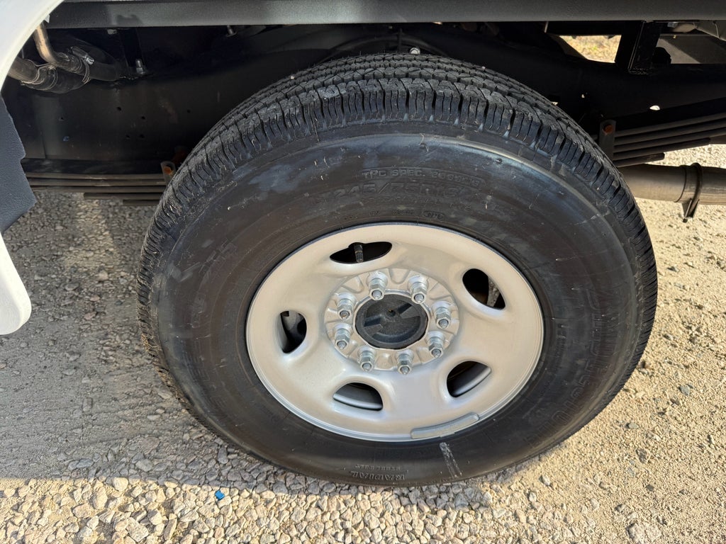 2025 Chevrolet Express Cutaway 3500 1WT