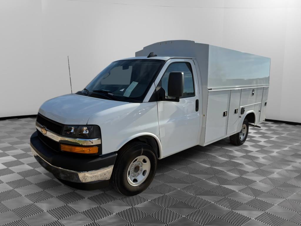 2025 Chevrolet Express Cutaway 3500 1WT