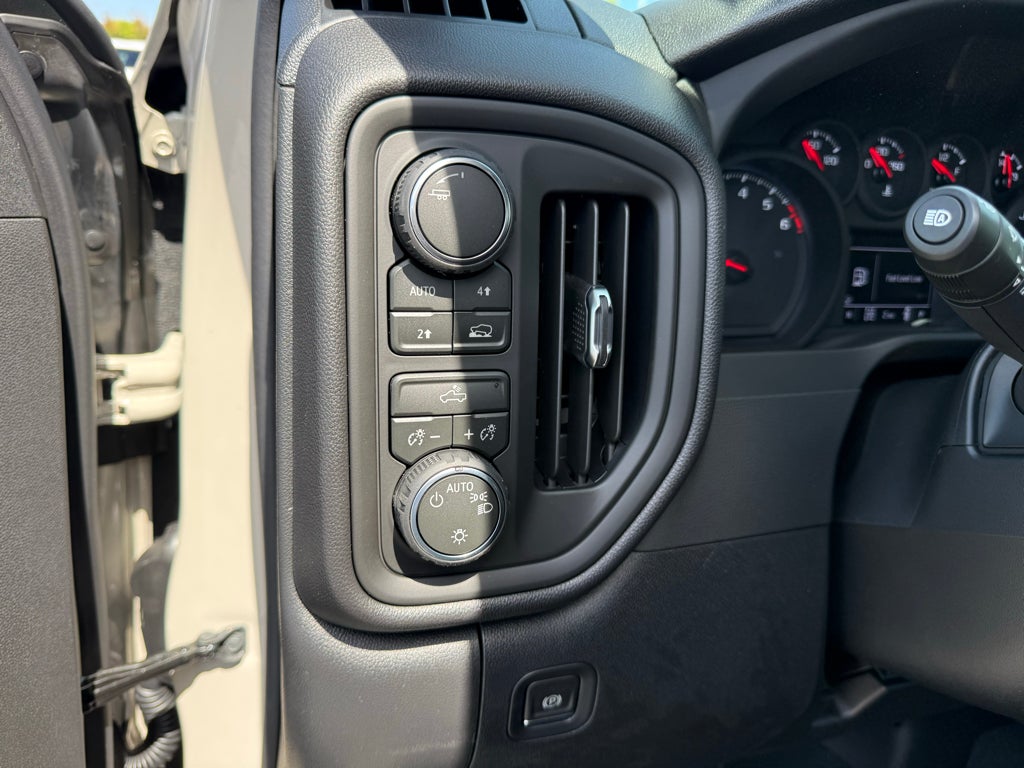 2026 Chevrolet Silverado 1500 Custom - Photo 12