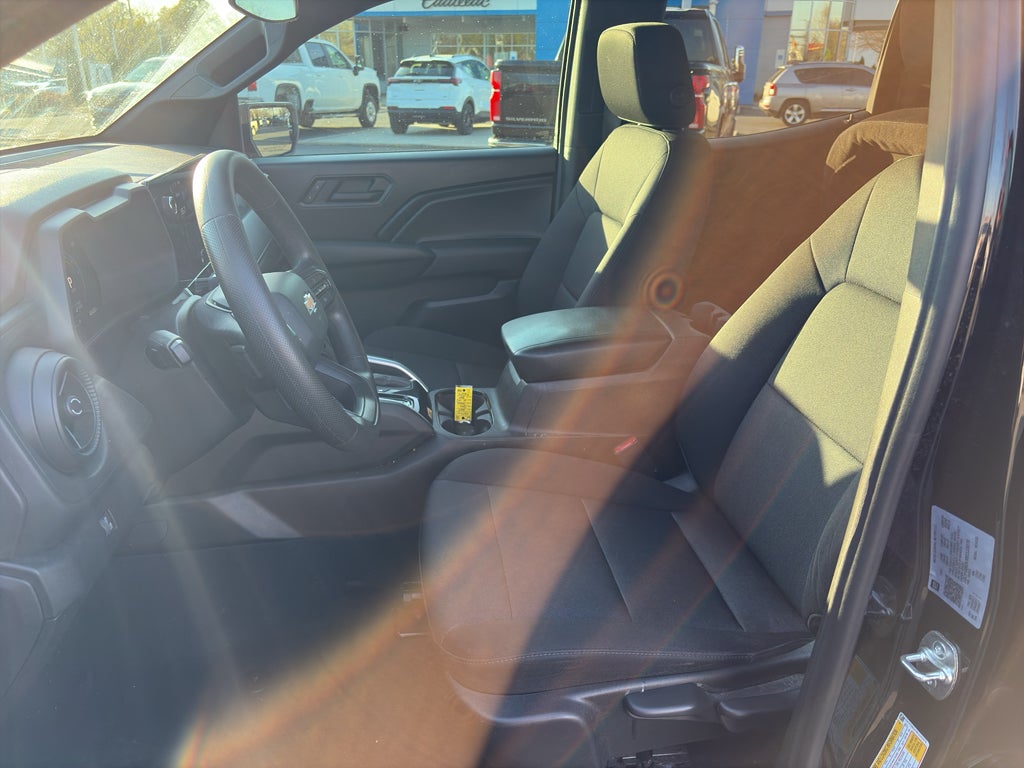 2025 Chevrolet Colorado WT/LT