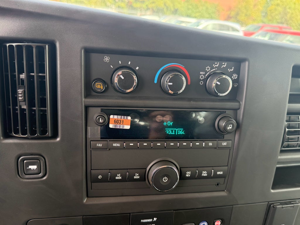 2025 Chevrolet Express Cargo 2500 WT