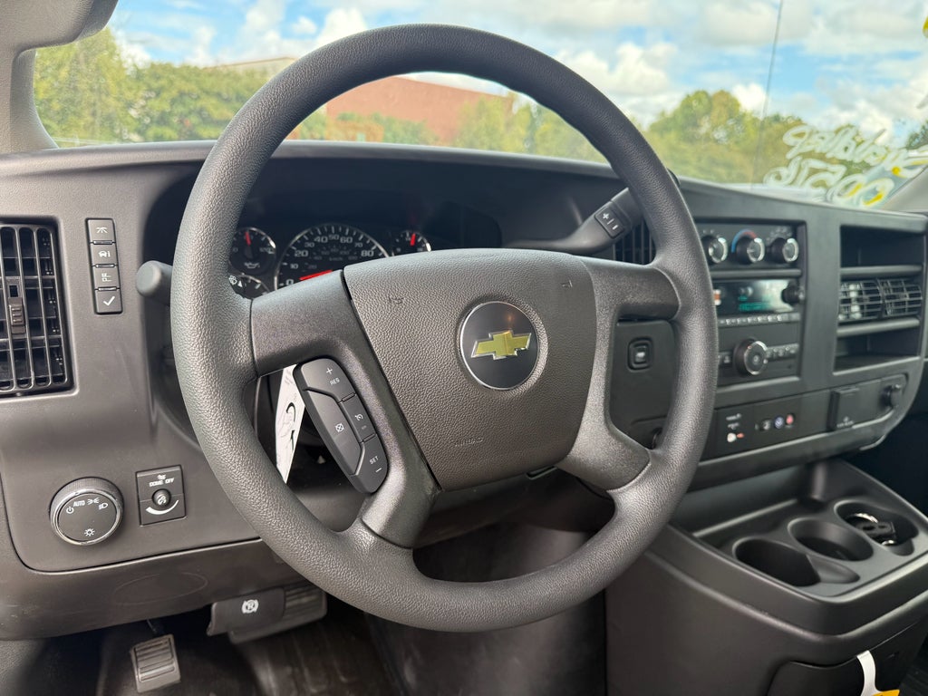 2025 Chevrolet Express Cargo 2500 WT