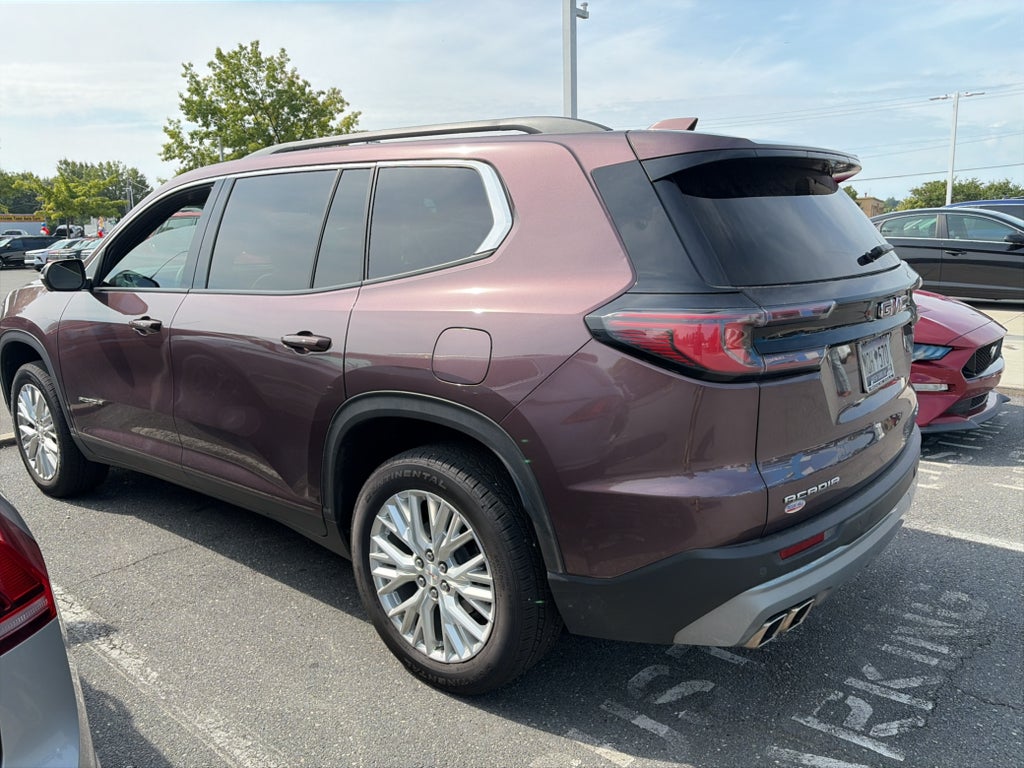 2025 GMC Acadia Elevation
