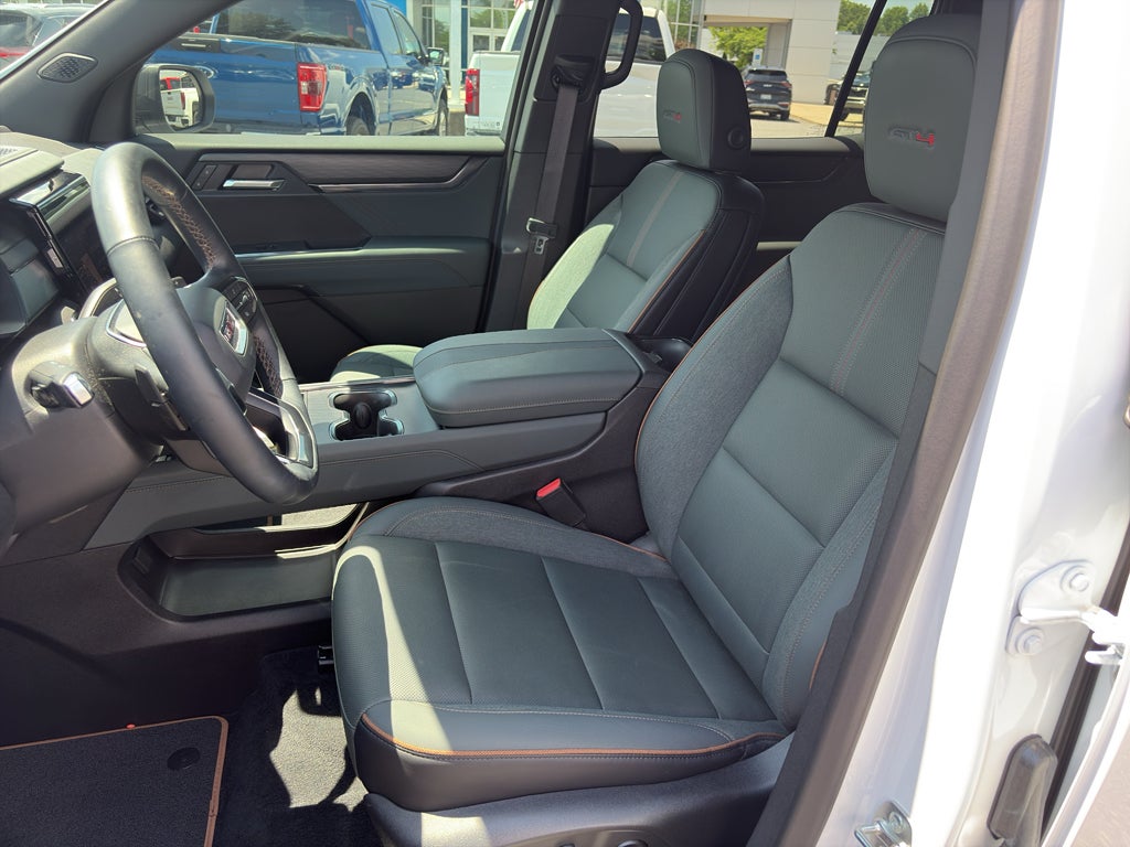 2025 GMC Acadia AT4