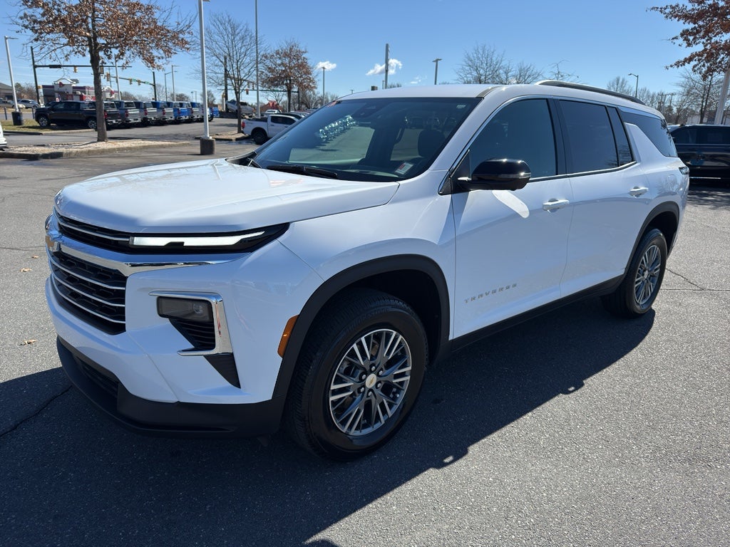 2024 Chevrolet Traverse LT