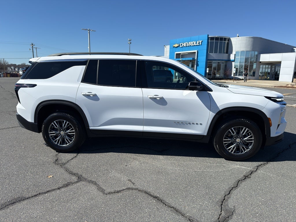 2024 Chevrolet Traverse LT