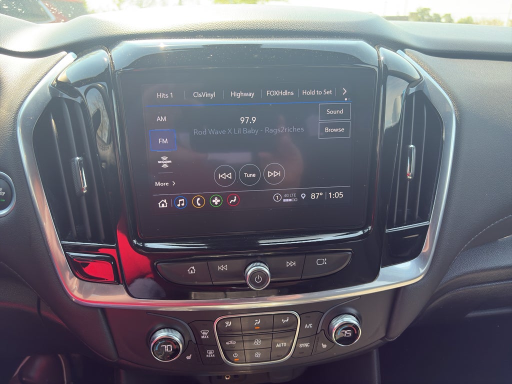 2022 Chevrolet Traverse LT Cloth