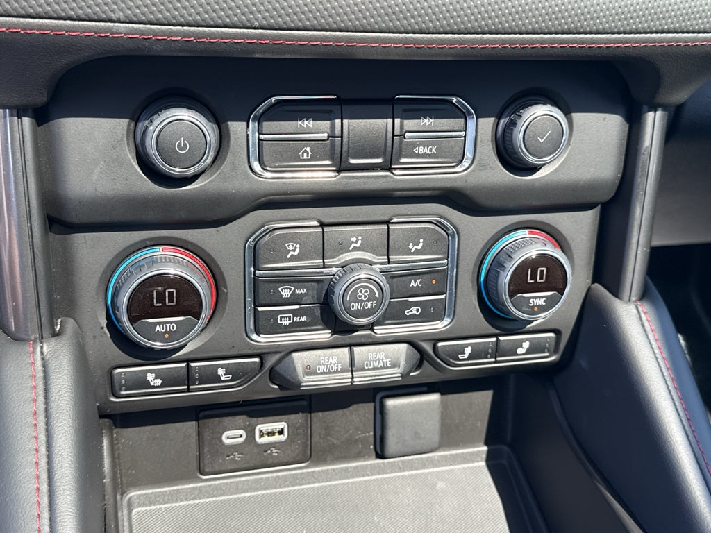 2024 Chevrolet Suburban RST