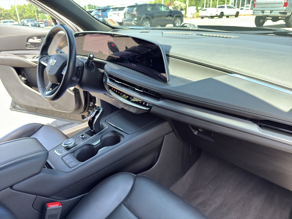 2024 Cadillac XT4 Premium Luxury