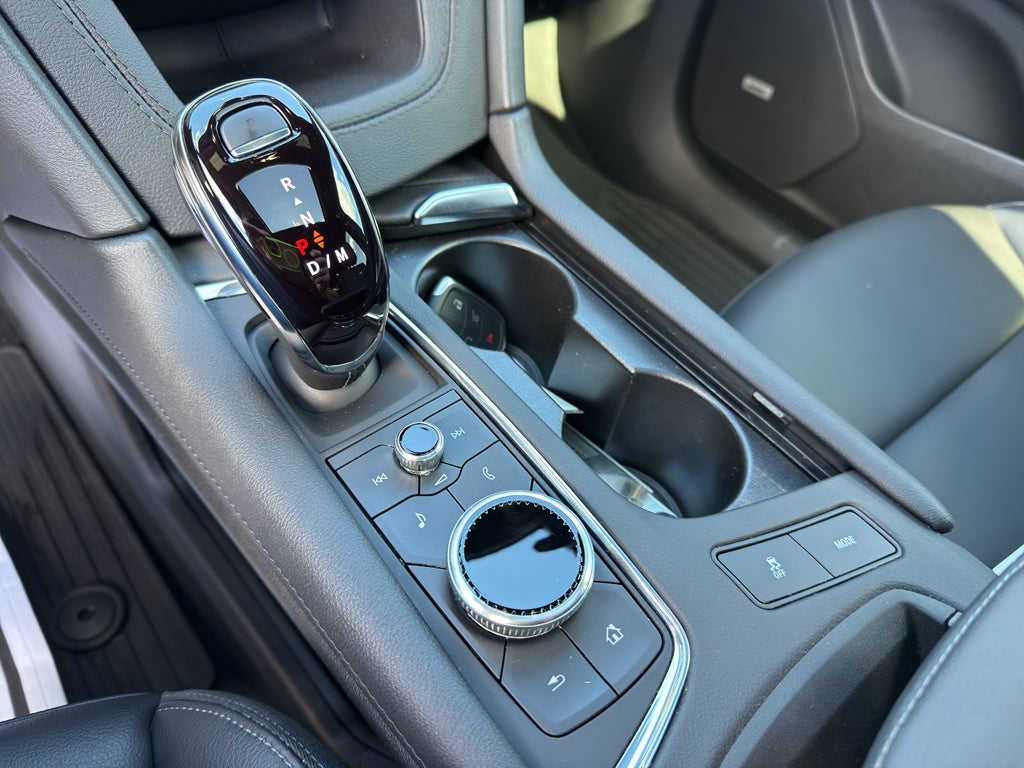 2025 Cadillac XT6 Luxury