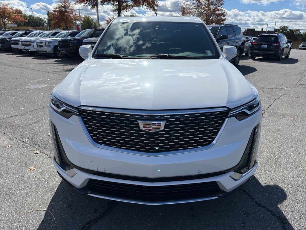 2025 Cadillac XT6 Luxury