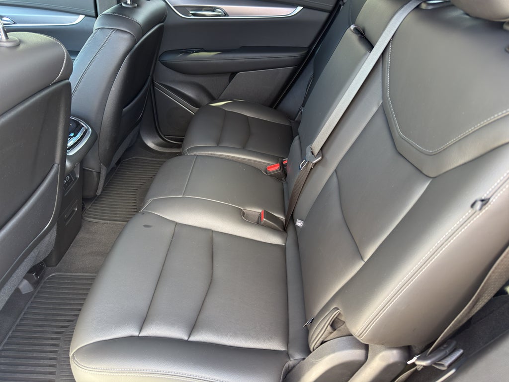 2025 Cadillac XT6 Luxury