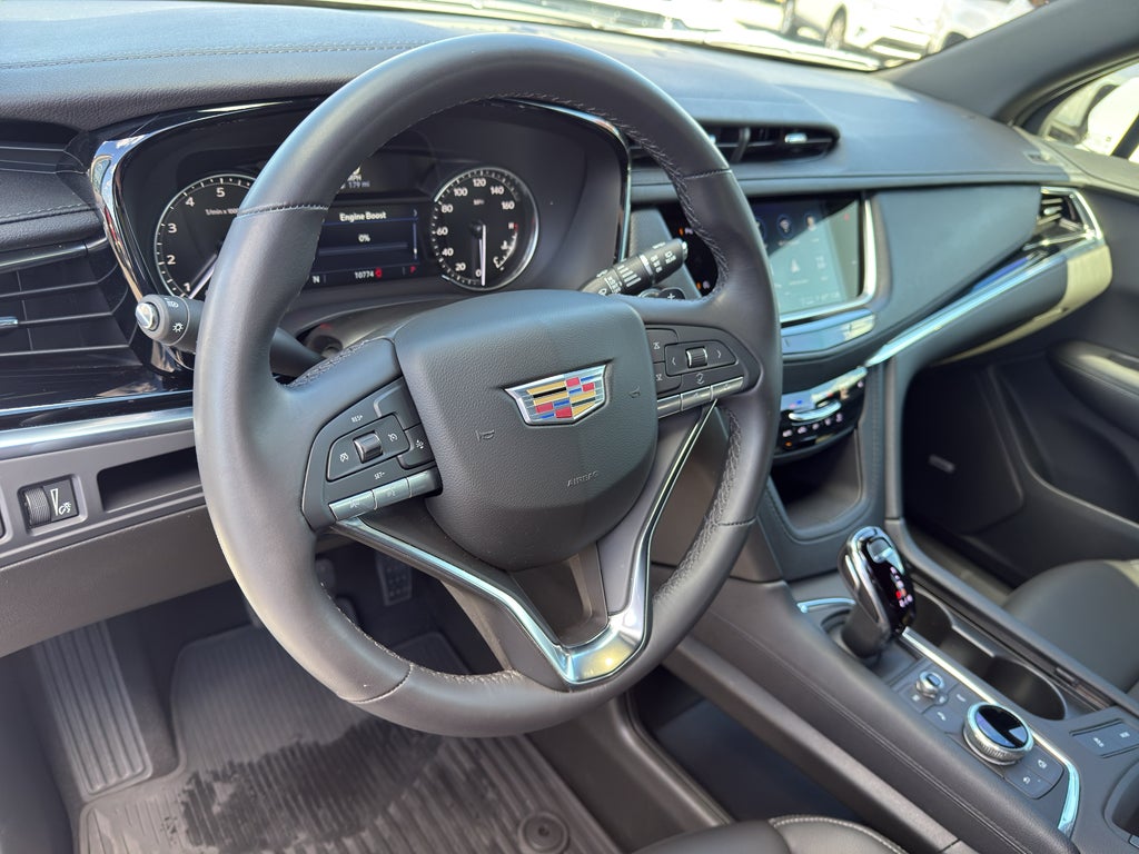 2025 Cadillac XT6 Luxury