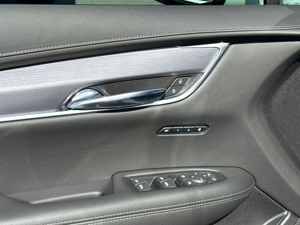 2025 Cadillac XT6 Luxury