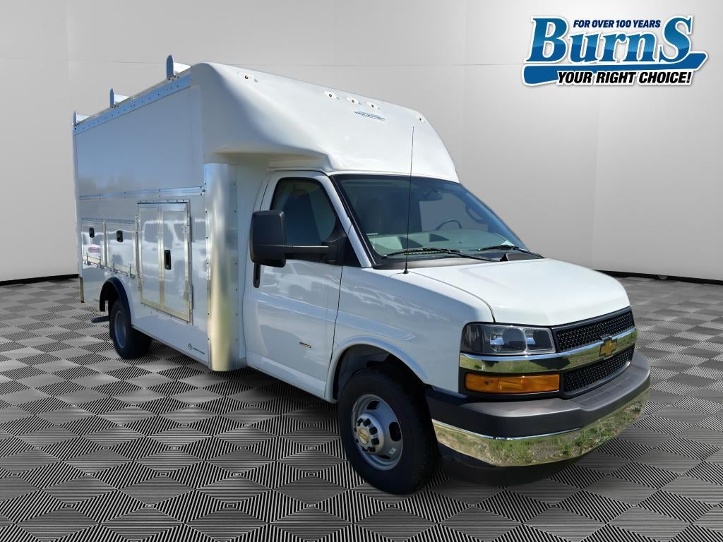 2026 Chevrolet Express Cutaway 3500 1WT