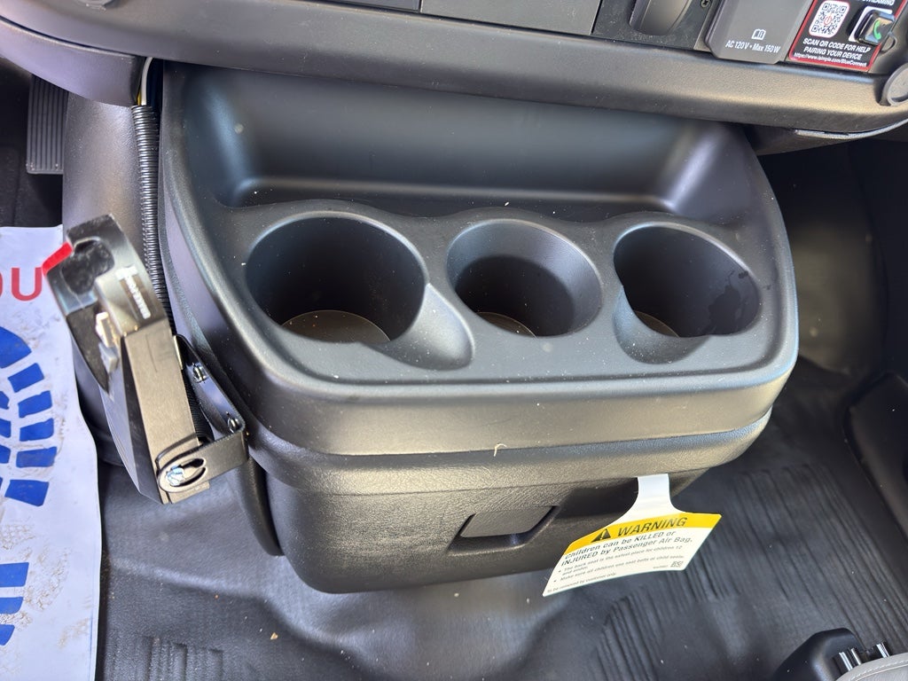 2026 Chevrolet Express Cutaway 3500 1WT