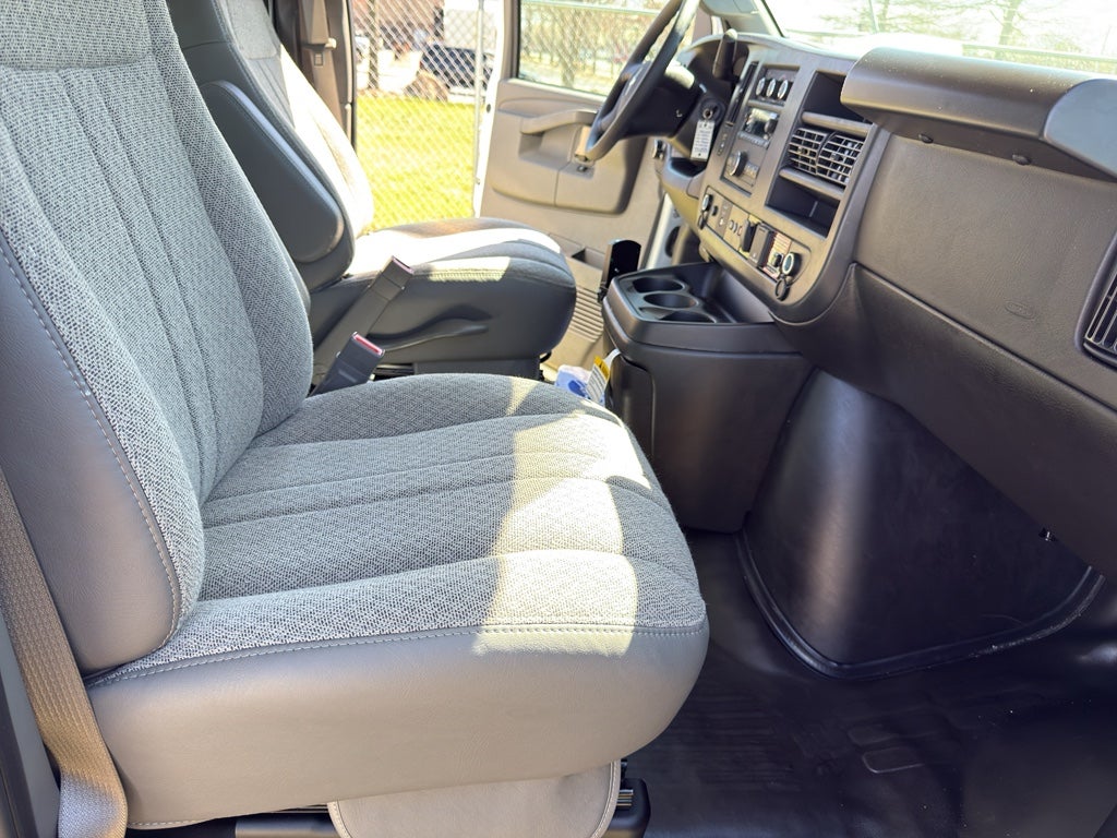 2026 Chevrolet Express Cutaway 3500 1WT