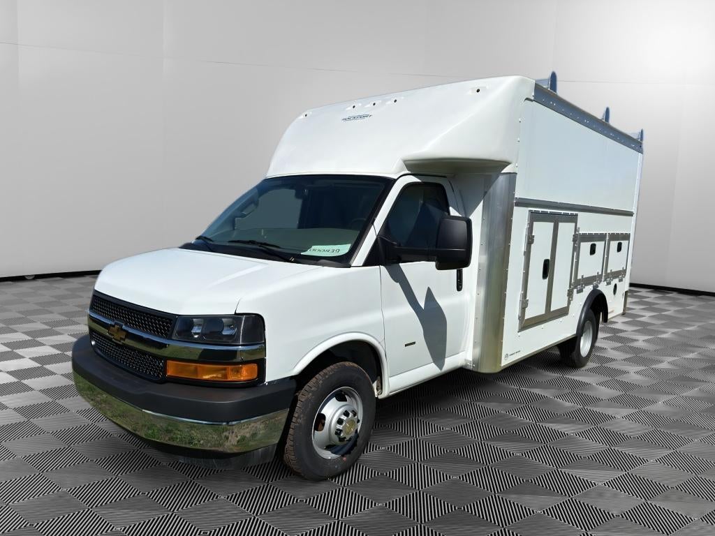 2026 Chevrolet Express Cutaway 3500 1WT