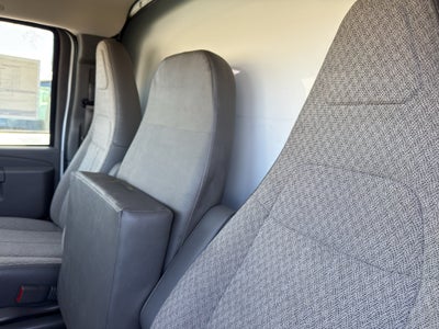 2025 Chevrolet Express Cutaway 3500 1WT