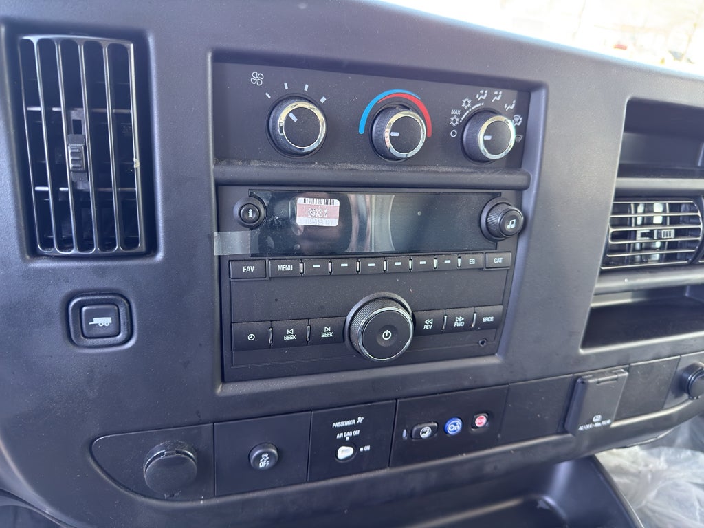 2025 Chevrolet Express Cutaway 3500 1WT