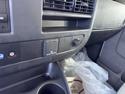 2025 Chevrolet Express Cutaway 3500 1WT