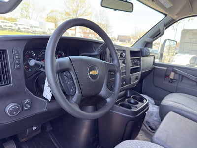 2025 Chevrolet Express Cutaway 3500 1WT