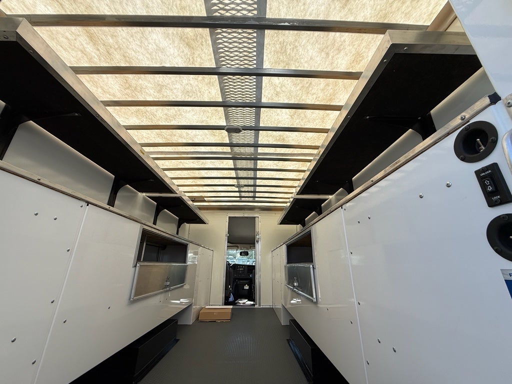 2025 Chevrolet Express Cutaway 4500 2WT