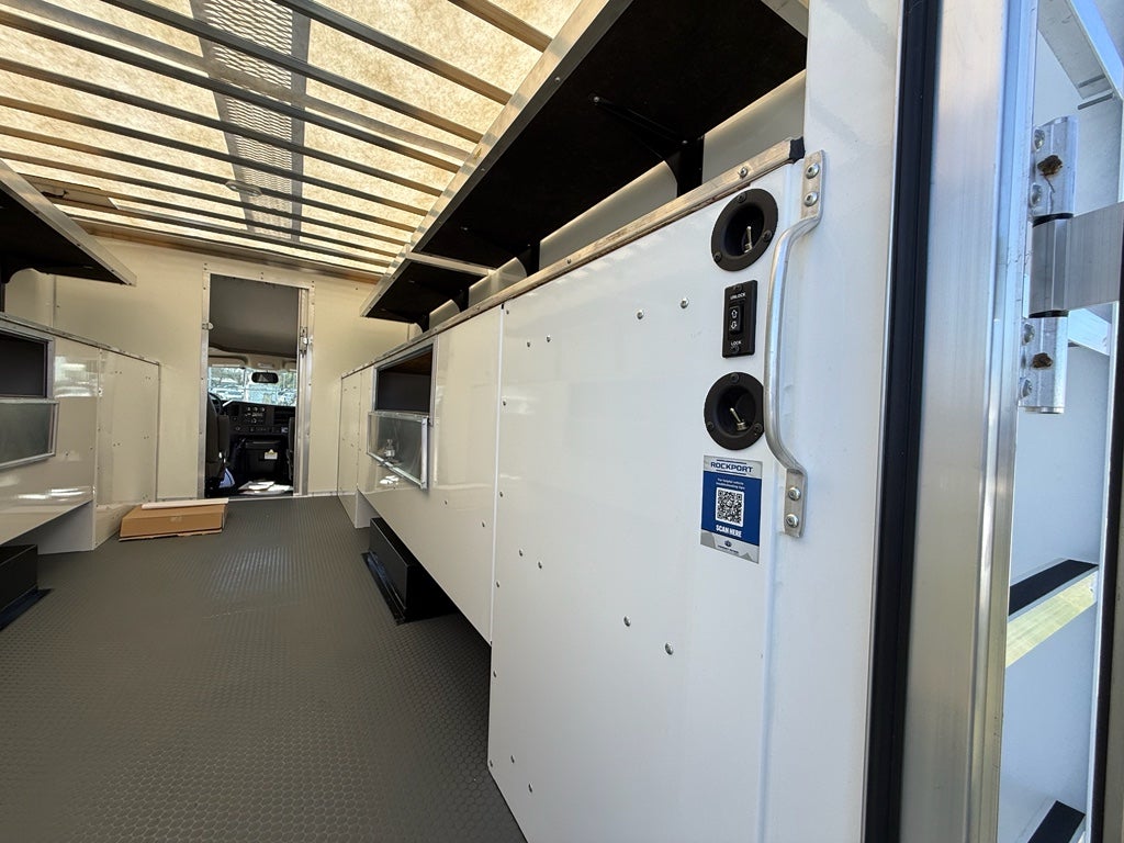 2025 Chevrolet Express Cutaway 4500 2WT