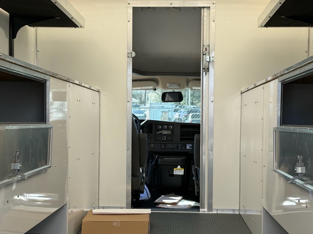 2025 Chevrolet Express Cutaway 4500 2WT