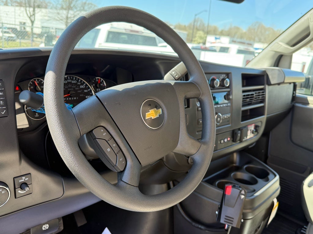 2025 Chevrolet Express Cutaway 4500 2WT