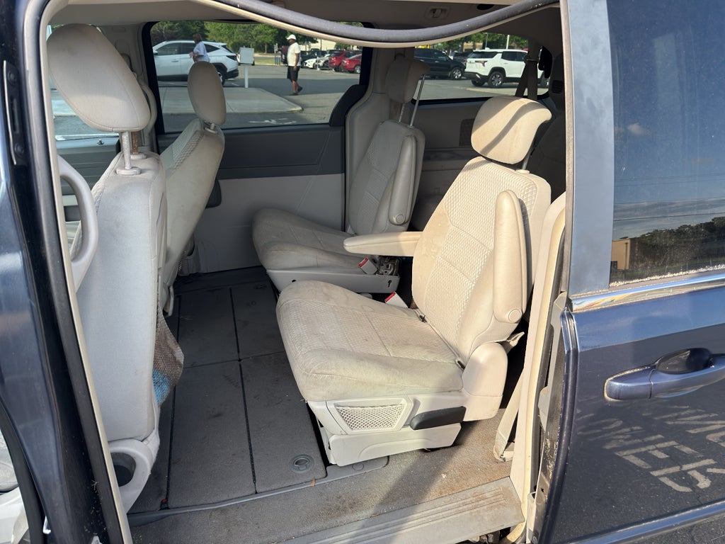 2009 Chrysler Town & Country LX