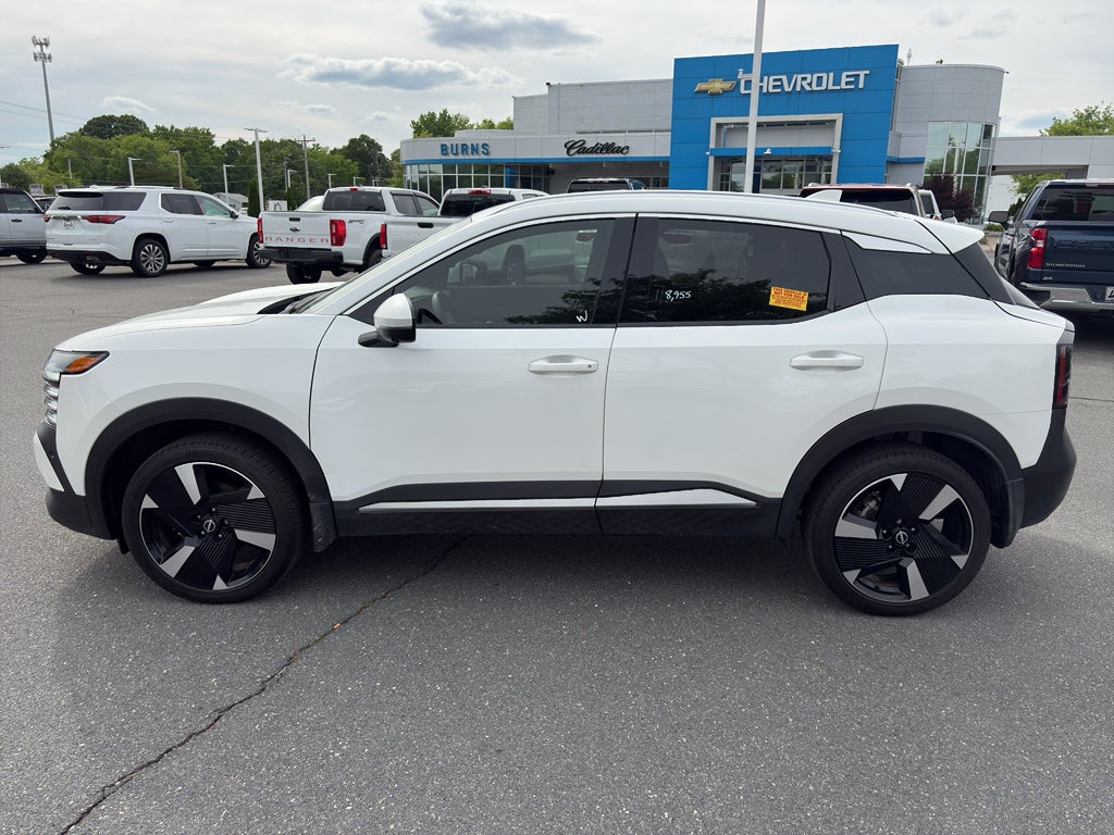 2025 Nissan Kicks SR