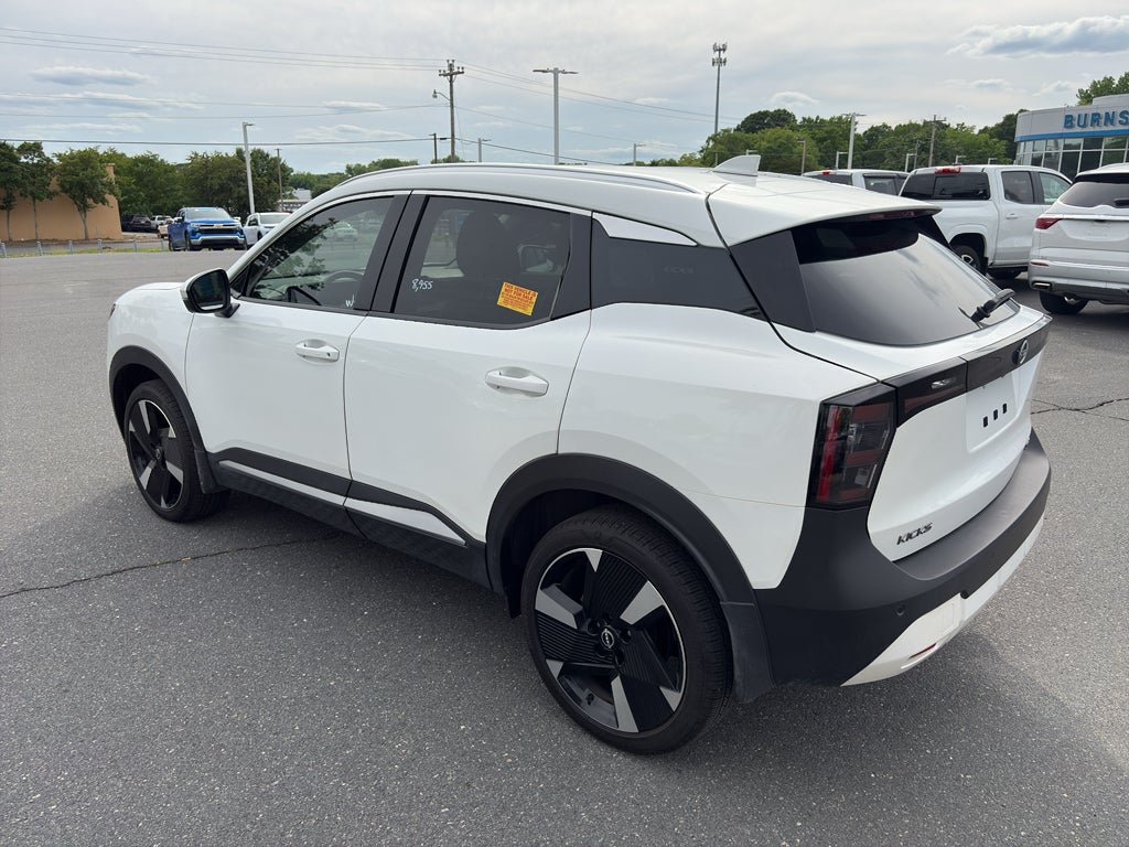 2025 Nissan Kicks SR