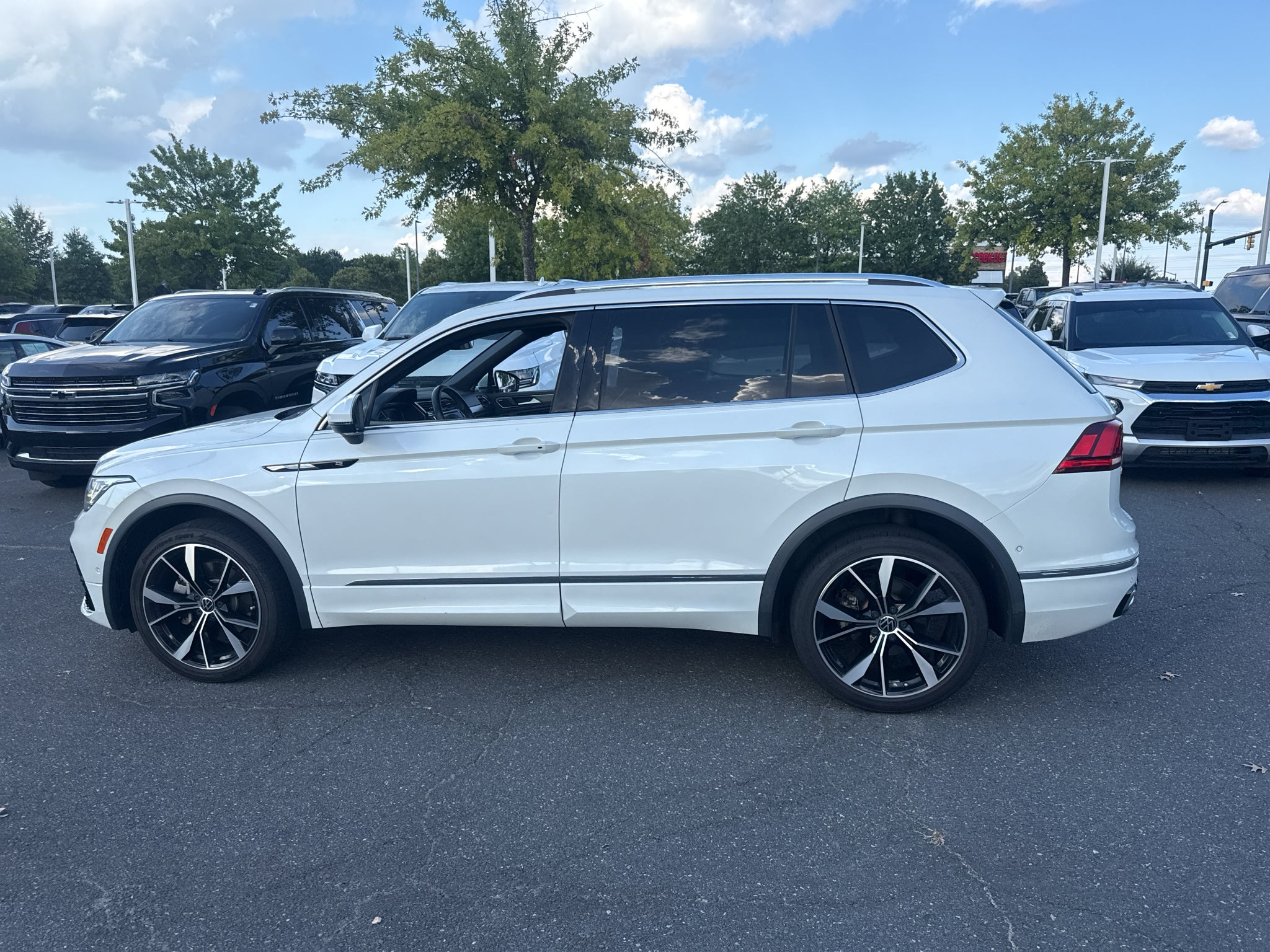 2022 Volkswagen Tiguan SEL R-Line